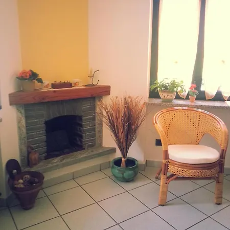 Apartament Casa Il Glicine Premia